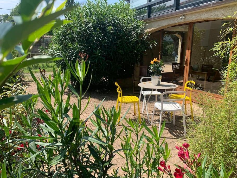 Le Gite Des Tourterelles Belleville-sur-Saône Exterior foto